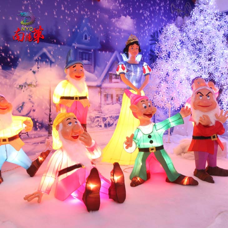 Outdoor Lighted Christmas Decorations