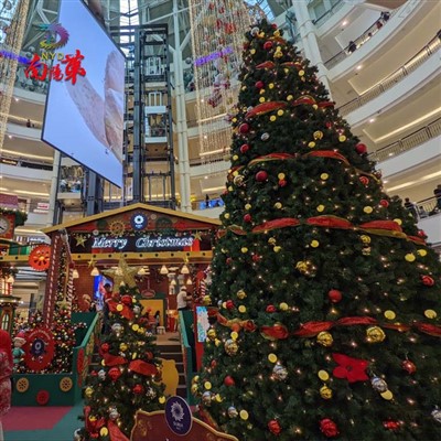 Arbres de Noël de la tour géante